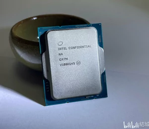 Ça fuite au pays d'Alder Lake : le Core i5-12400 au crible de CPU-Z, AIDA64 et Cinebench